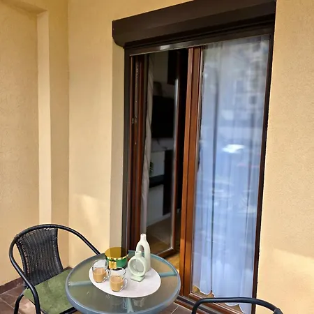 Atina アパート *